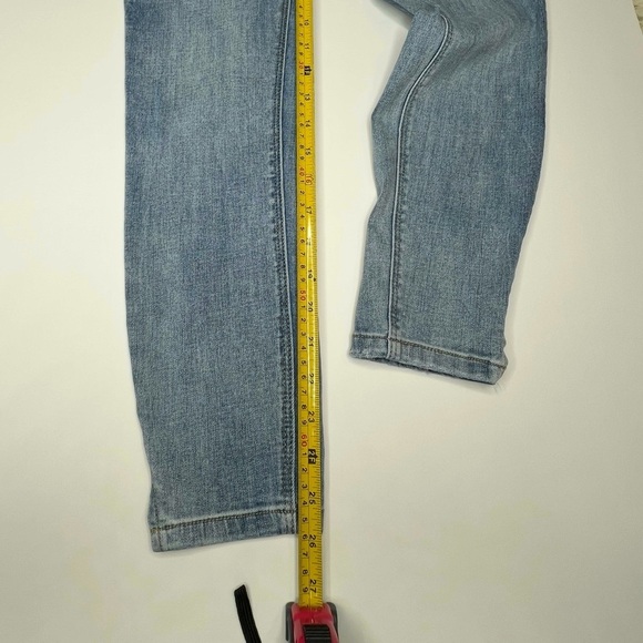 A loves a Women's Light Wash Skinny Jeans Size 2/25 Mid Rise Stretch, Ankle EUC - Picture 7 of 10